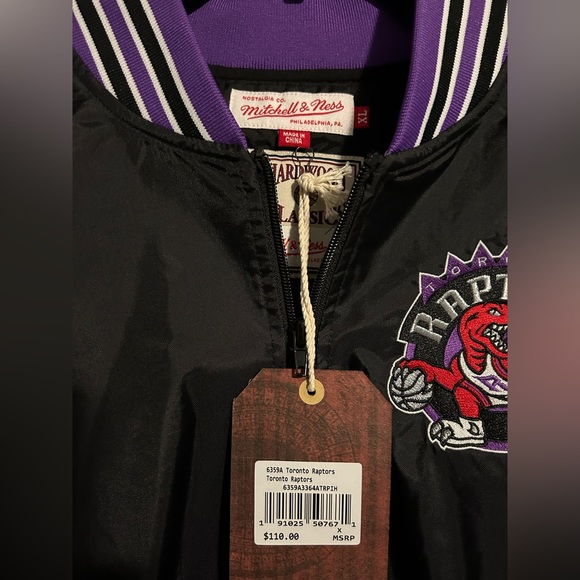 Mitchell & Ness Raptors NBA Jacket - Picture 2 of 3